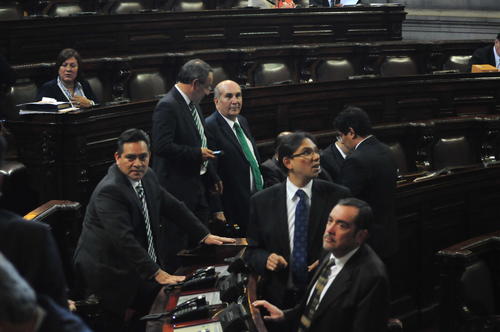 Todas las bancadas del Congreso aprobaron la Ley de Tarjetas de crédito, a excepción de CREO y algunos diputados de PP y Lider. (Foto: Alejandro Balán/Soy502)
