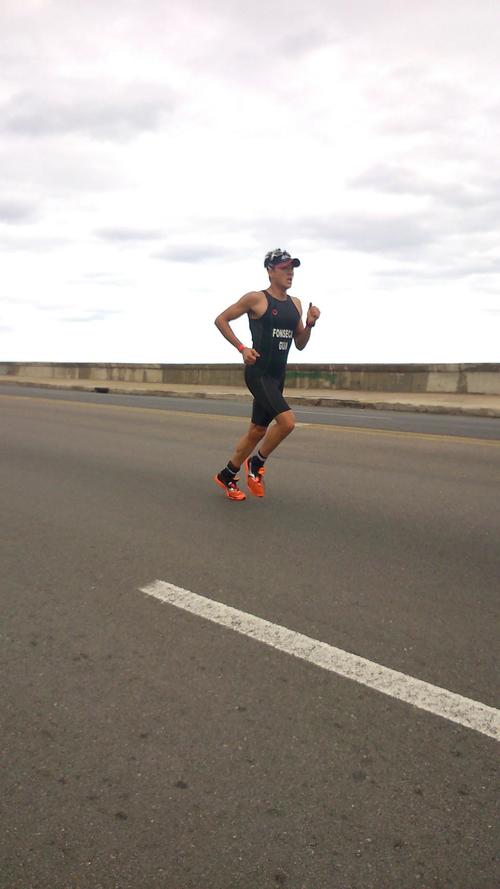Andrés Fonseca corriendo