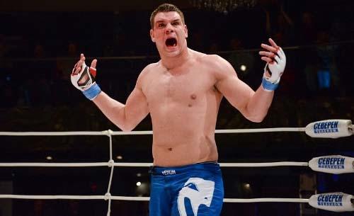 Ante Delija fue el desafortunado luchador que terminó con una terrible fractura.