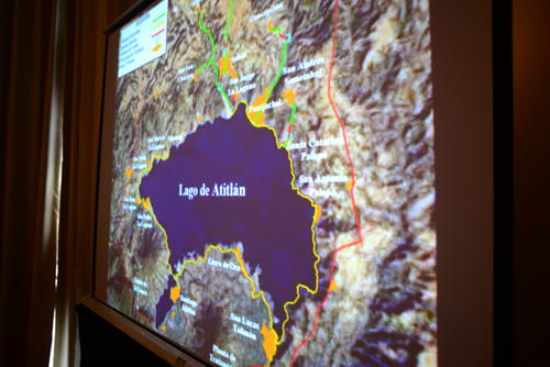 El lago de Atitlán ya cuenta con alguna infraestructura para el tratamiento de aguas. (Foto: Jesús Alfonso/Soy502)