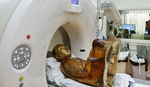 La estatua china data del siglo XI o XII. (Foto: RT)