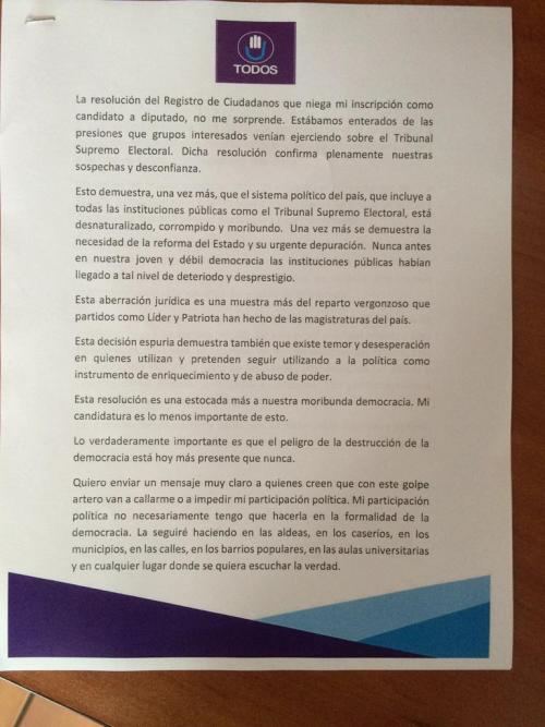 Esta es una parte del discurso con el que se apoyó Alfonso Portillo en su conferencia. (Foto: Roberto Caubilla/Soy502)