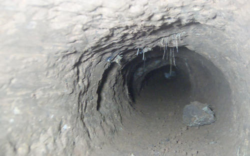 Vista del túnel en su interior. Según las autoridades mide 13 metros de largo. (Foto: Sistema Penitenciario)