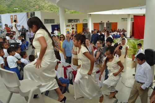 Los niños de la escuela de la Fundación Adentro, en el Progreso, cuentan con instalaciones que no tienen nada que envidiarle a los mejores colegios privados de Guatemala. (Foto: Olga Vásquez)