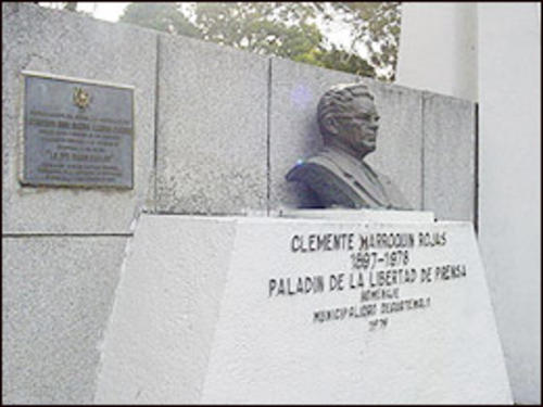 El busto de Clemente Marroquín se encontraba en la 21 calle y Avenida de Las Américas. (Foto: Municipalidad)