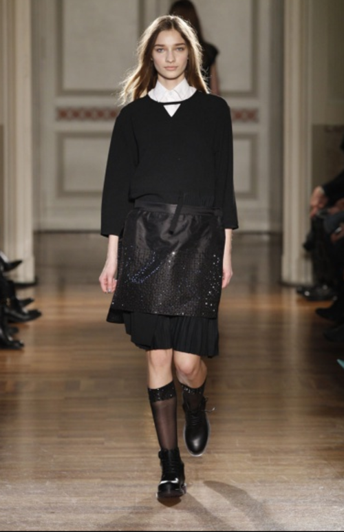 La muchacha Morello sufre una evolución para adentrarse en un mundo oscuro, en el que el auténtico protagonista es el negro. (Foto: Frankie Morello oficial)