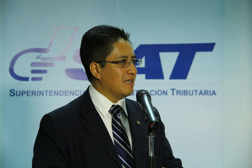 Elder Fuentes, jefe interino de la SAT, señaló que se someterá a las pruebas de polígrafo si es necesario. (Foto: Alexis Batres/Soy502)