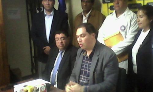 El ministro de Salud, Luis Enrique Monterroso, y el director del Hospital de Salud Mental, Federico Mora, Romeo Minera, explicaron las acciones a tomar. (Foto: Salud)