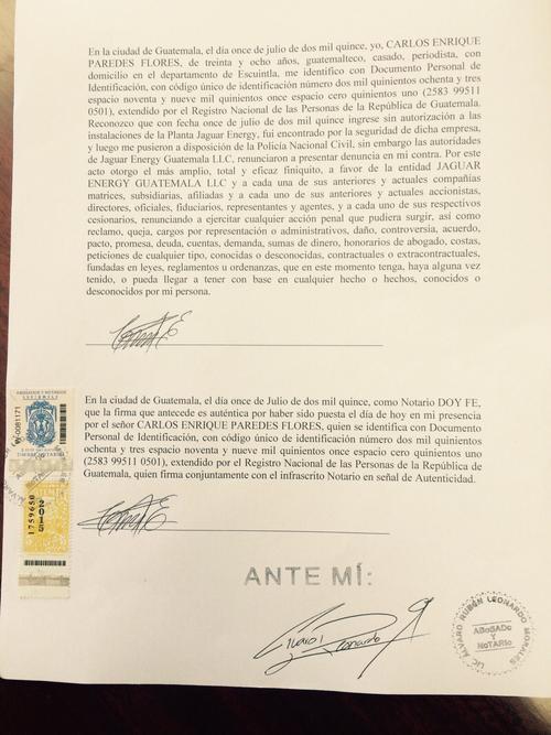 Estos fueron los documentos que los comunicadores firmaron tras ser liberados por la seguridad de la empresa.