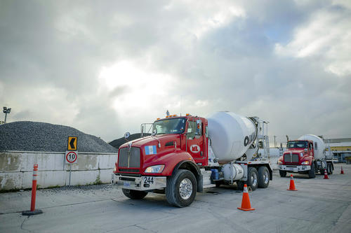 Los camiones de Mixto Listo son debidamente preparados para sus rutas y cumplen rigurosas normas de seguridad. (Foto: George Rojas/Soy502)