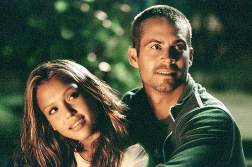 Aquí Paul Walker y Jessica Alba, en una escena de la película "Into the Blue". Alba y Walker se hicieron buenos amigos a raíz de esa filmación.