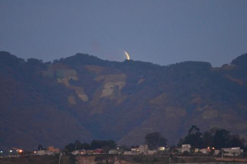 Cuando iniciaba el proceso regresivo, la Luna se ocultó. (Foto: Jesús Alfonso/Soy502)