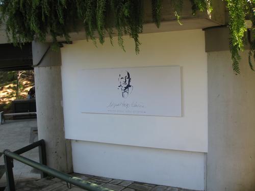 Así recibe el complejo a los visitantes al Museo Miguel Ángel Asturias. (Foto: Communication Consulting Group)