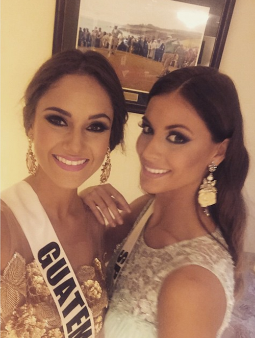 Ana Luisa (Guatemala) junto a Desiré (España), cuya amistad ha crecido a lo largo de las actividades del certamen. (Foto: Ana Luisa Montúfar oficial)