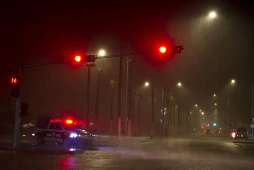 La súbita intensidad del Huracán Odile hizo que las autoridades aceleraran le proceso de evacuación en San José Los Cabos, Baja California (Foto: AFP)