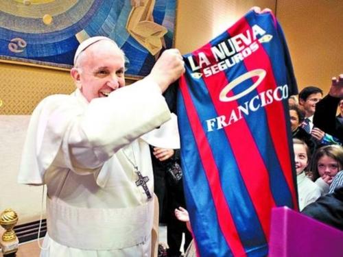 El papa Francisco es un confeso seguidor y socio del club de fútbol argentino San Lorenzo de Almagro