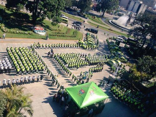 Vista de las honras fúnebres al agente de la PMT que fue asesinado.