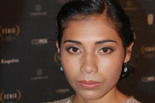 Karen Martínez en la alfombra roja de los premios "Fenix" 2014 en México, en su nominación como "Mejor Actriz". (Foto: Gonzalo Lira/Soy502)