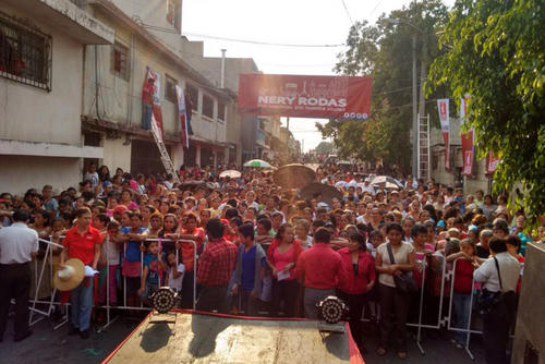 Nery Rodas se promocionó en diferentes zonas de la capital, en la zona 5 fue recibido el 17 abril. (Foto: Nery Rodas/Facebook)