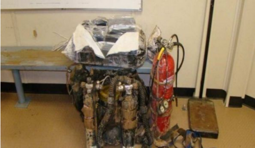 Éste es el equipo de buceo encontrado por las autoridades cerca del narcotúnel.