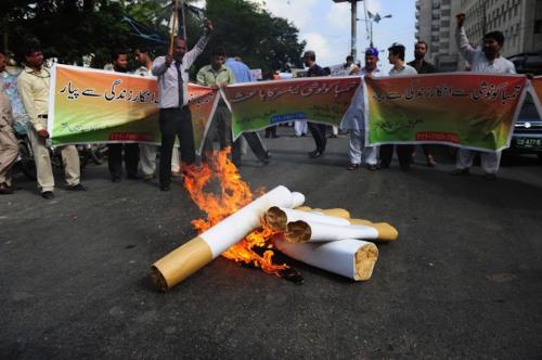 Activistas anti-tabaco en Pakistán. (Foto: AFP)