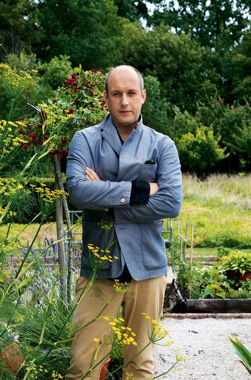 El trabajo que Oscar de la Renta dejó en el tintero será tomado por el diseñador Peter Copping. (Foto: Pascal Chevallier/Vogue)