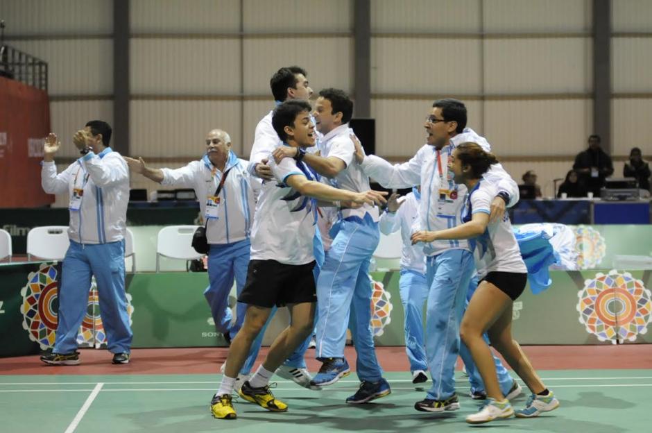 La selección nacional de bádminton por equipos mixtos gana oro para Guatemala en Veracruz 2014. (Foto: Pedro Mijangos/Soy502)