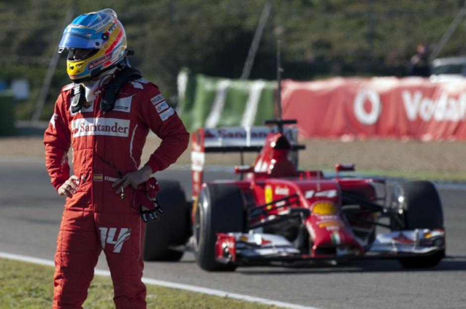 El piloto español Fernando Alonso afirmó que los Ferrari son feos. (AFP)