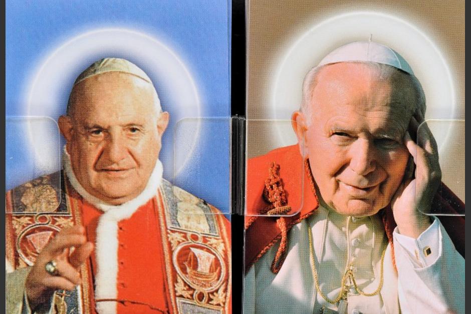 Los dos pontífices que serán declarados santos el próximo domingo 27 de abril. (Foto: AFP)