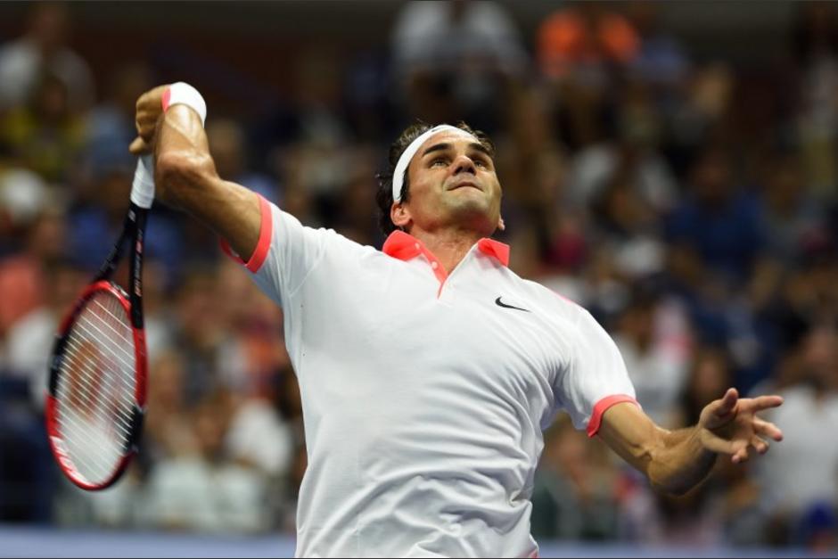 Roger Federer ganó su pase a cuartos de final del Abierto de Estados Unidos, y además obtuvo su boleto al Masters de Londres. (Foto: AFP)