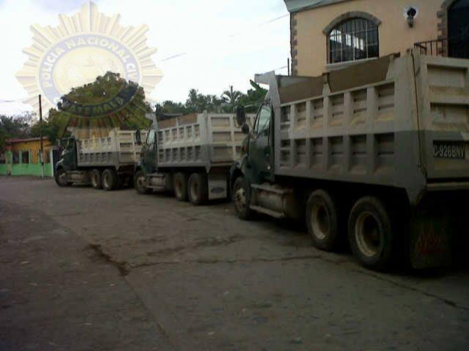 Camiones utilizados para el transporte de jade. (Foto: PNC)