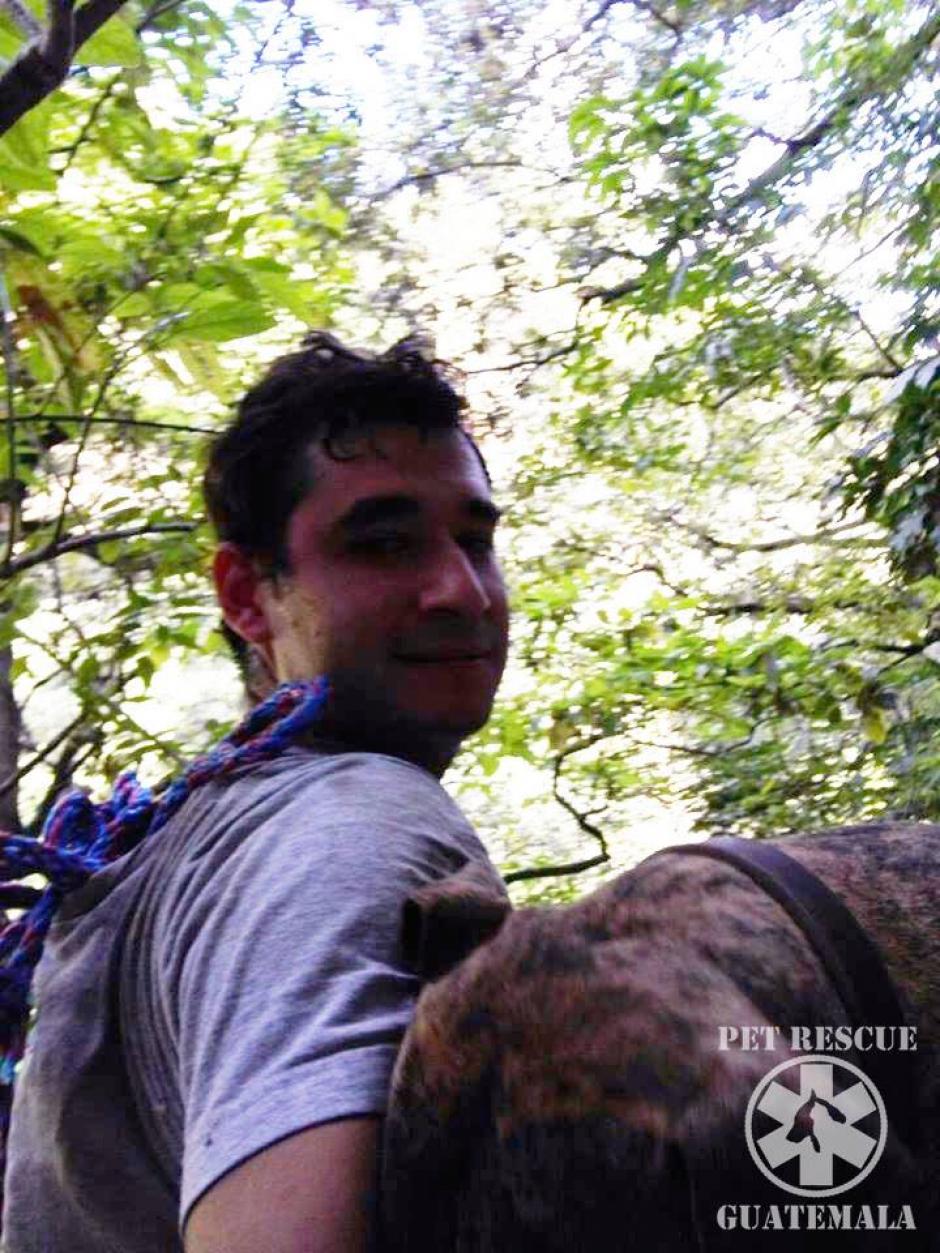 Víctor Hugo Ávila dispuso buscar a su fiel amiga, pero al parecer lo accidentado del terreno hizo que resbalara y falleció debido a los golpes que sufrió. (Foto: Facebook Pet Rescue)