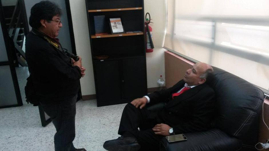 El diputado de LIDER, Luis Chávez, fue desencadenado por orden judicial. (Foto: Soy502)