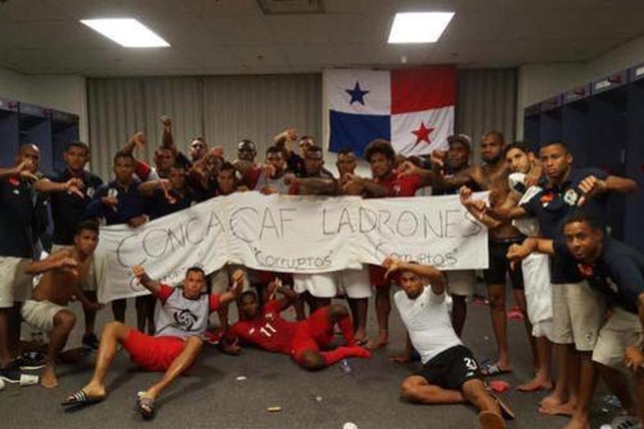 Medios de comunicación en Panamá organizarán una colecta nacional para pagar la multa de 15 mil dólares impuesta a su selección de fútbol, luego que esta arremetiera contra la Concacaf por el polémico partido que los canaleros disputaron contra México y donde los últimos fueron favorecidos con dos penales. (Foto: Archivo)