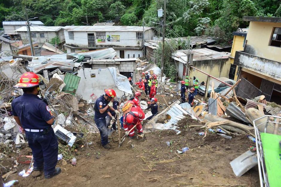 Más de 150 víctimas mortales dejó el deslizamiento en la comunidad El Cambray II. (Foto: Archivo/Soy502) 