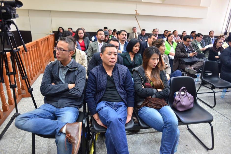 El juez B de Mayor Riesgo dividió en dos al grupo de empresarios importadores, el primer grupo sigue en audiencia de primera declaración y el resto deberá presentarse en la primera quincena de febrero de 2016. (Foto: Jesús Alfonso/Soy502) 