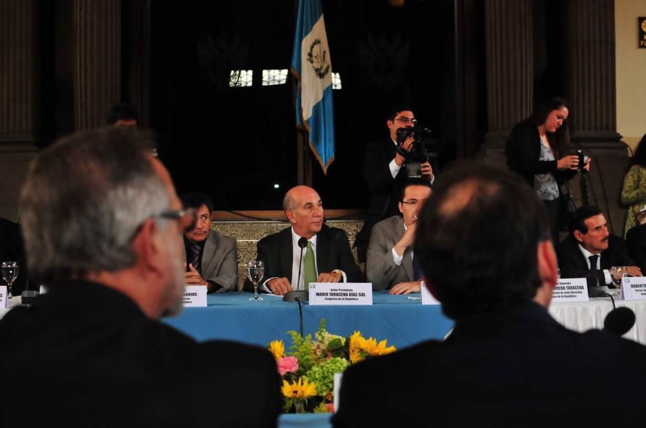 El Presidente del Congreso, Mario Taracena, prevé "nuevas sorpresas" ahora que el MP y la CICIG le devolvieron documentos al Congreso. (Foto: Archivo/Soy502)