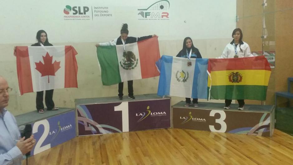 Ana Gabriela Martínez, 15 años, sigue haciendo historia en el raquetbol. Repitió podio con la multicampeona Paola Longoria, de México. (Foto: COG)