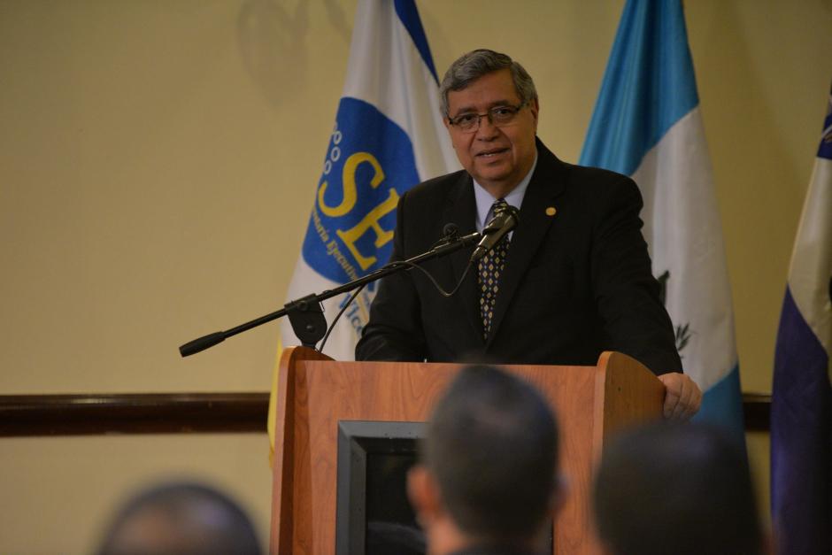 En tono de broma, el vicepresidente Jafet Cabrera habló al respecto de la dependencia que generan las drogas. (Foto: Wilder López/Soy502)