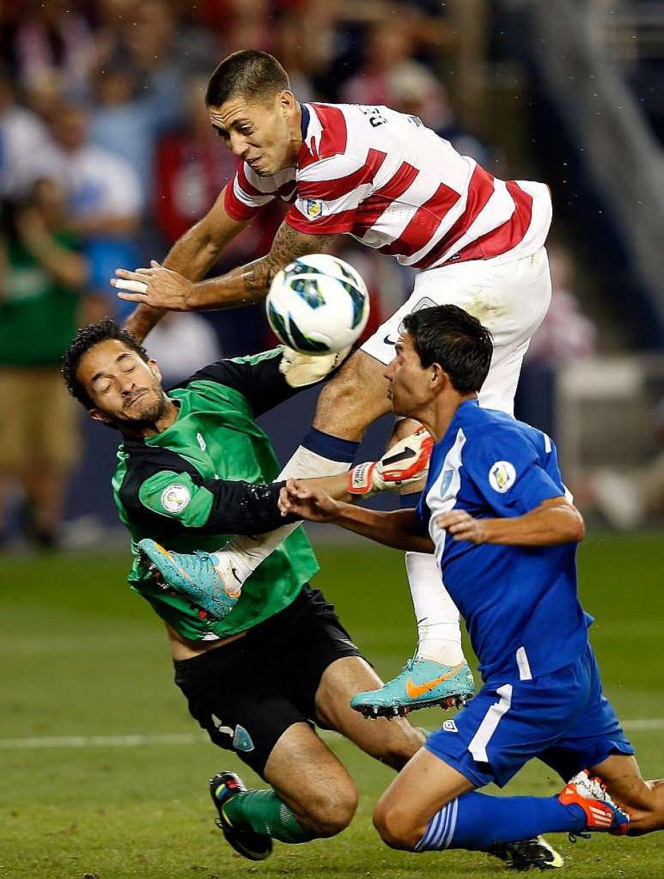 La selección guatemalteca de futbol se mide a Estados Unidos, en el último amistoso antes de la Copa Oro 2015. (Foto: EFE)