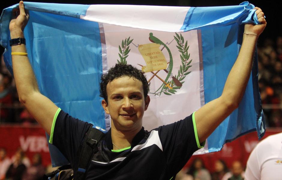 Kevin Cordón celebra las medallas obtenidas en Veracruz. (Foto: COG)
