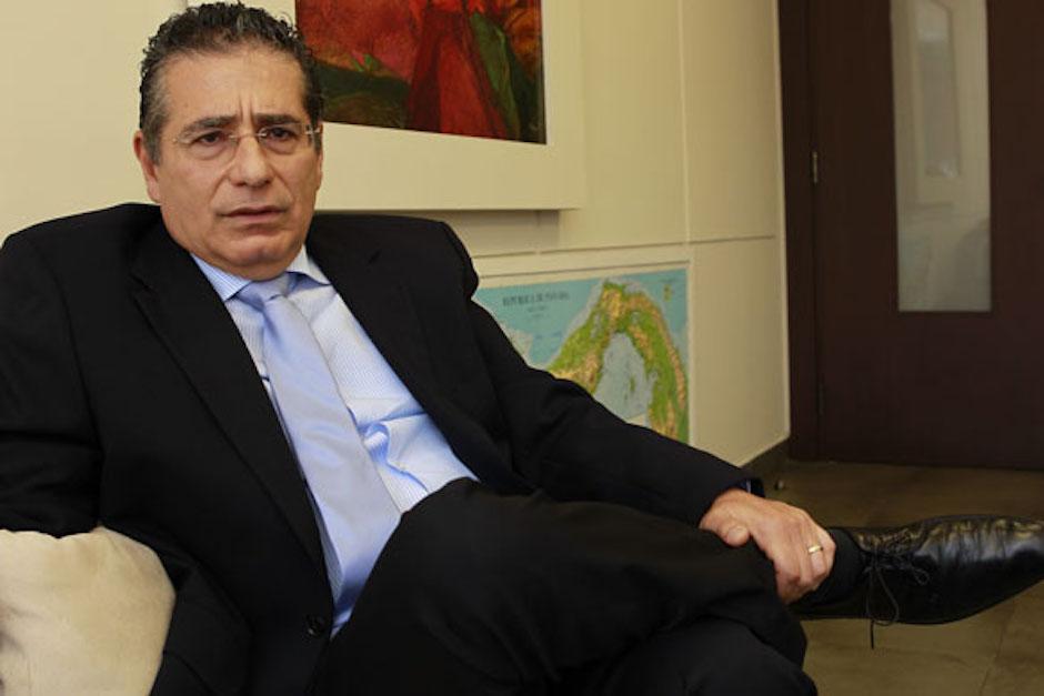Ramón Fonseca Mora, socio de la firma, dijo hoy que la compañía tiene 40 años de ejercicio legal y no ha enfrentado acusaciones formales ni condenas por ningún delito. (Foto: panamapapers.icij.org)
