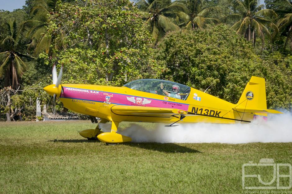 El piloto guatemalteco Juan Miguel García Salas murió en un show aéreo. (Foto: Juan Miguel Garcia Salas/Facebook)