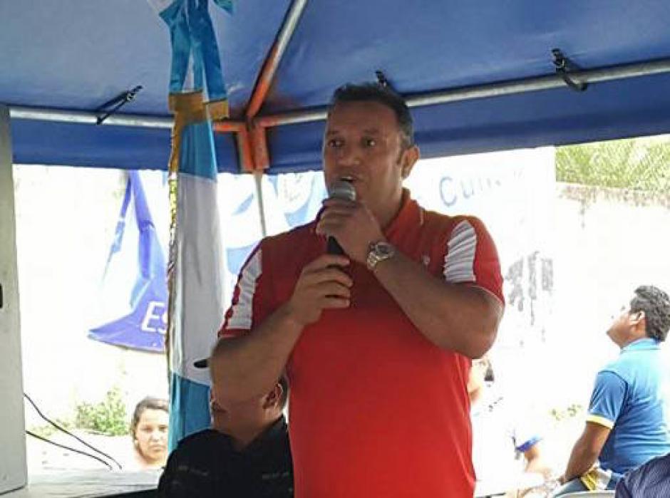 El alcalde de Cuilapa, Santa Rosa, fue atacado a balazos cuando se conducía en una motocicleta en Taxisco. (Foto: Facebook/Municipalidad de Cuilapa)