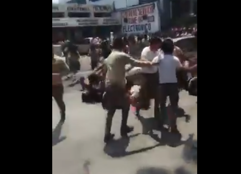 El accidente fue grabado en video por parte de los estudiantes. (Foto: Captura YouTube) 