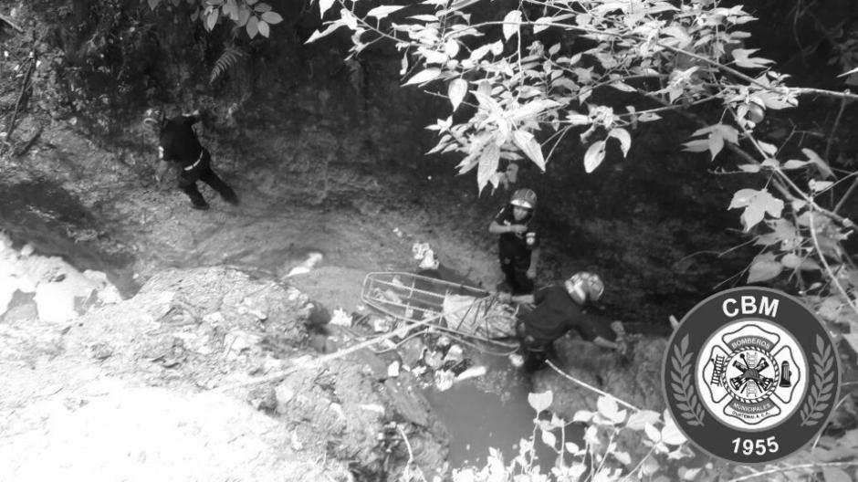 Las autoridades ejecutaron una orden de arresto contra un adolescente acusado de descuartizar a su compañera de estudios en la zona 6. (Foto: archivo/Bomberos Municipales)