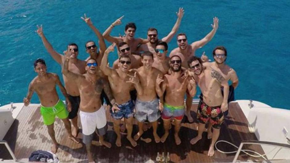 Neymar disfrutó de su primera fiesta en Francia, tras su fichaje por el PSG. (Foto: Instagram)