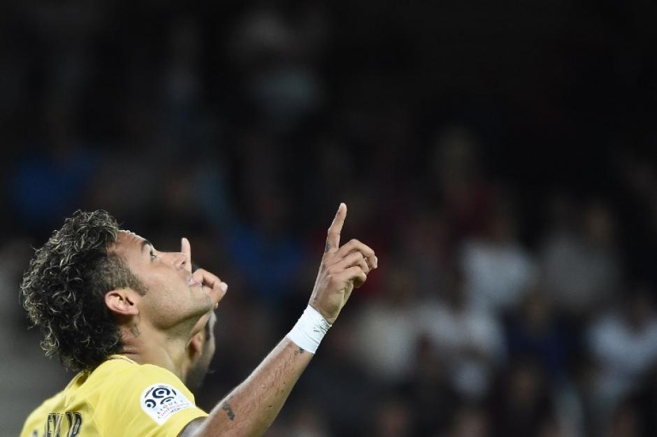 Neymar no desilucionó a la afición del PSG y anotó casi al final del partido que su equipo ganó por 3 - 0. (Foto: AFP)