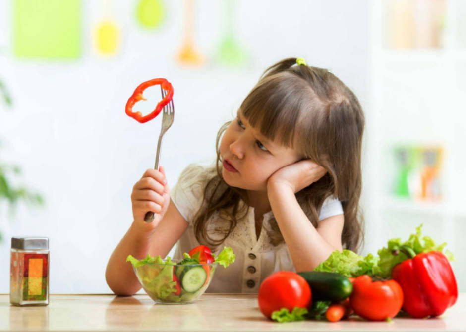 Un grupo de investigadores australianos descubrió la forma de que los niños coman verduras sin problema. (Foto: LosAndes.com)