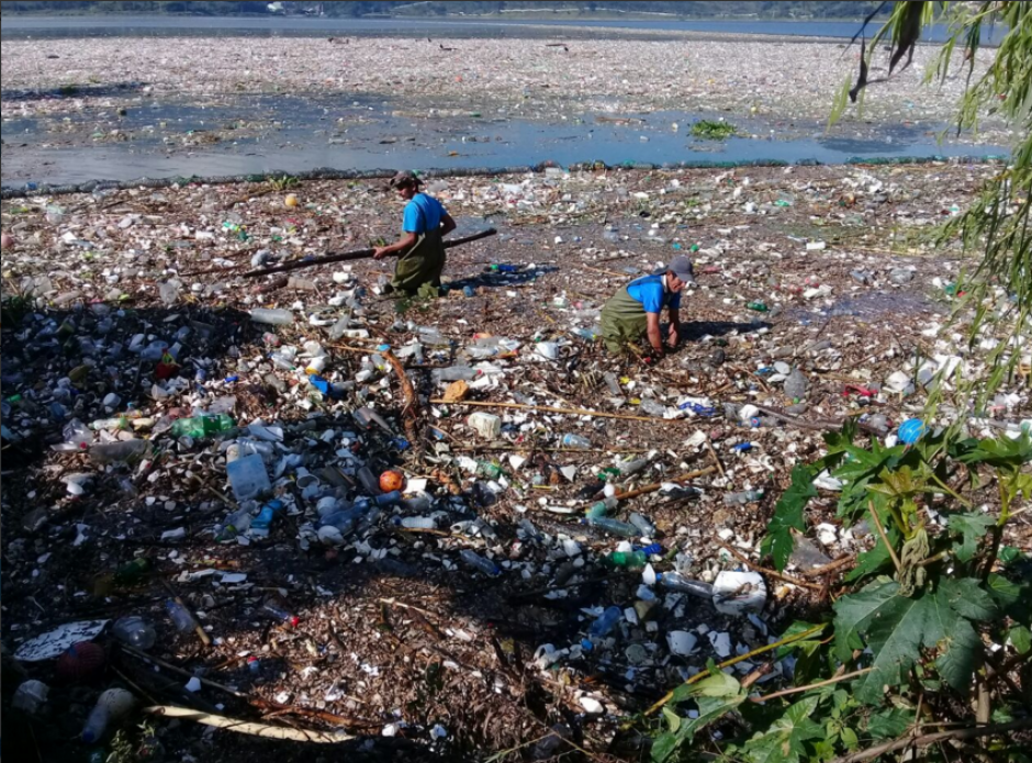 Los trabajadores de Amsa continúan trabajando para retirar los desechos. (Foto: AMSA) 